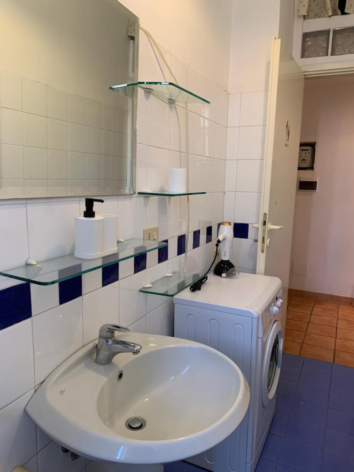 Apartment Flat Nearby Vaticano - Caracciolo 4 *